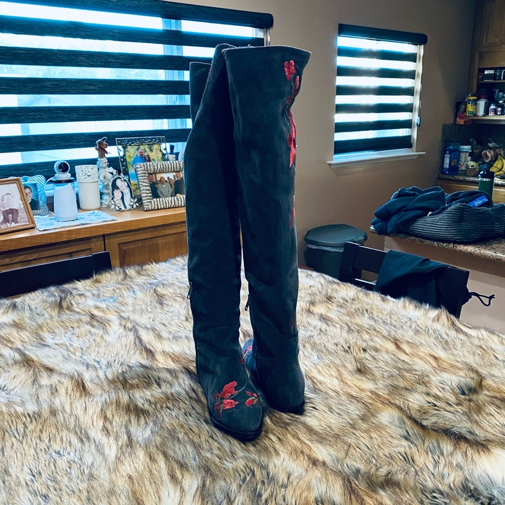 ASH OVER THE KNEE GREY SUEDE EMBROIDERED PINK/RED FLOWERS BOOTS FLAT - Picture 4 of 11